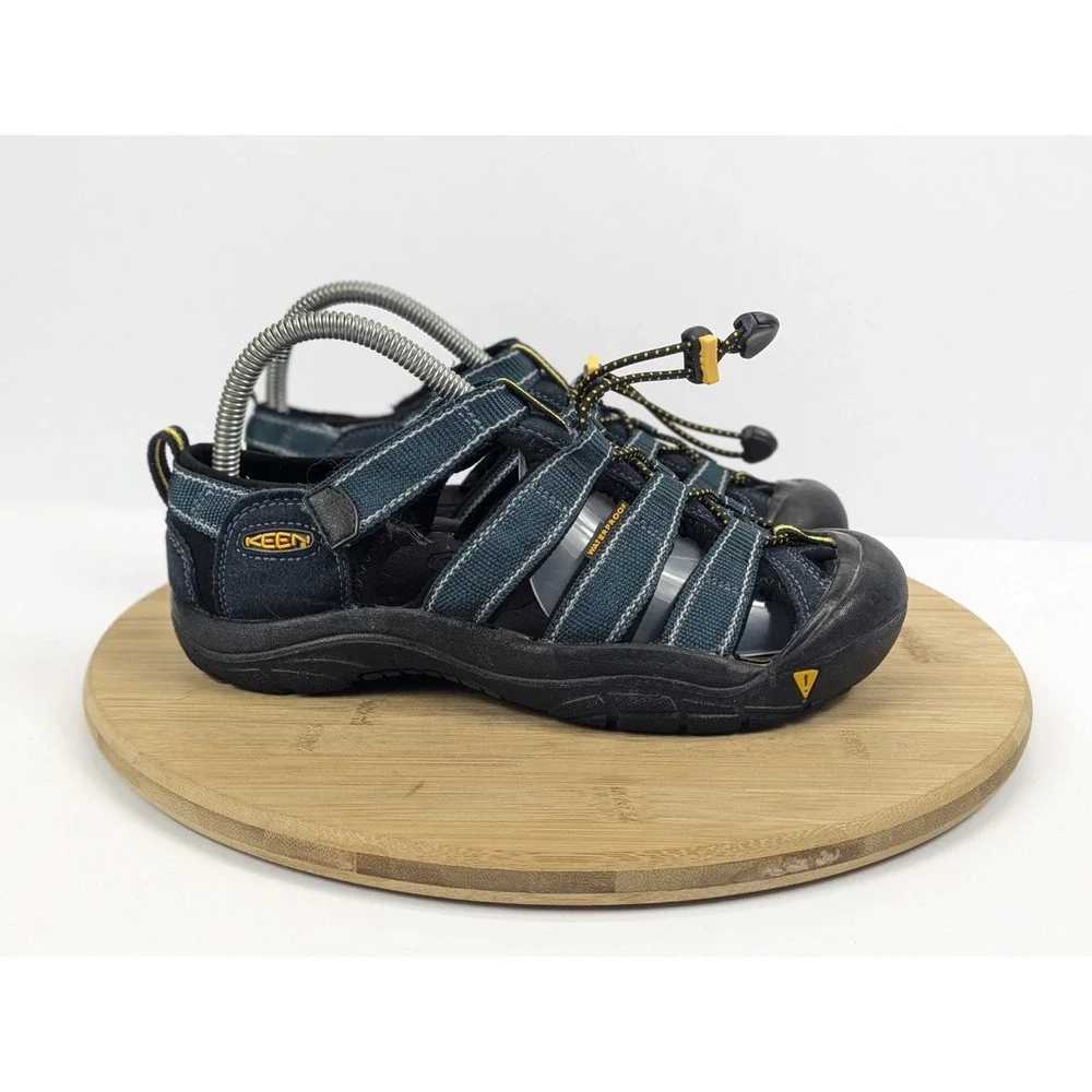 Keen‎ Newport H2 Mens 5 Sandals Hiking Cap Toe Waterproof Camping Green Outdoor